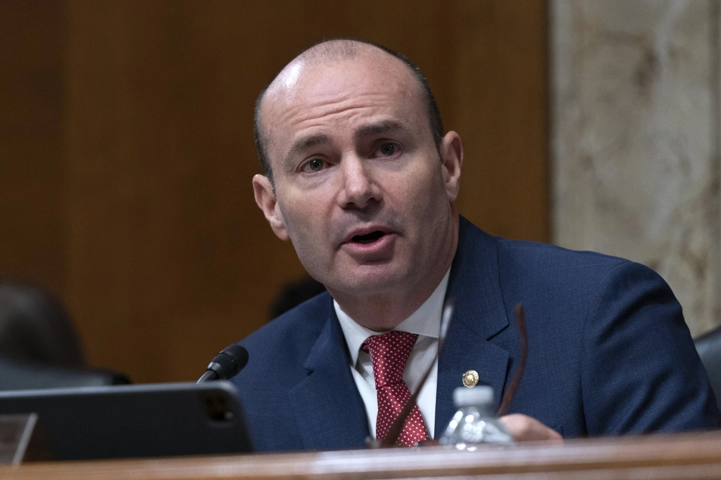 Postingan Mike Lee tentang penembakan di Minnesota membuat marah sesama senator. Mereka menolak untuk melupakannya